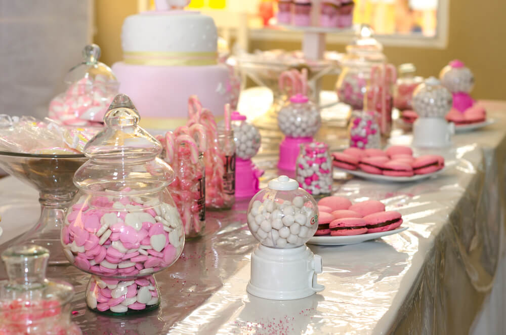 Wedding Candy Favors: Tips for Choosing & Gifting Candy