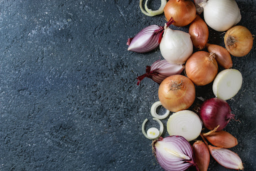 a variety of different types of onions